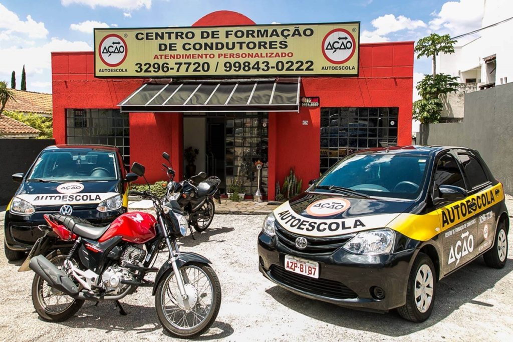 AutoEscola Em Curitiba Galeria 41 99843 0222 autoescola-em-curitiba-galeria-41-99843-0222